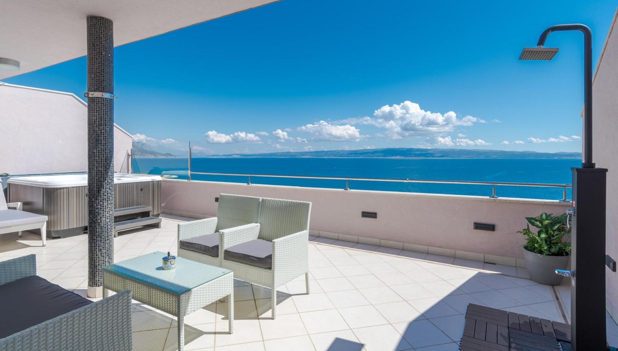 Penthouse With Terrace And Hot Tub - Ivan Appartement *