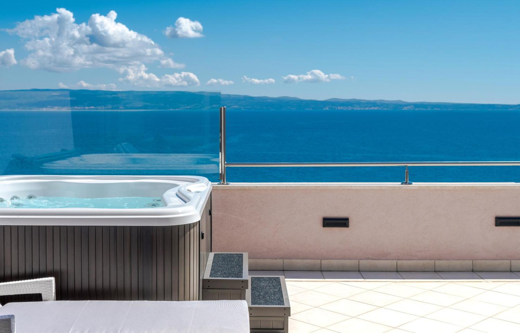 Penthouse With Terrace And Hot Tub - Ivan Appartement